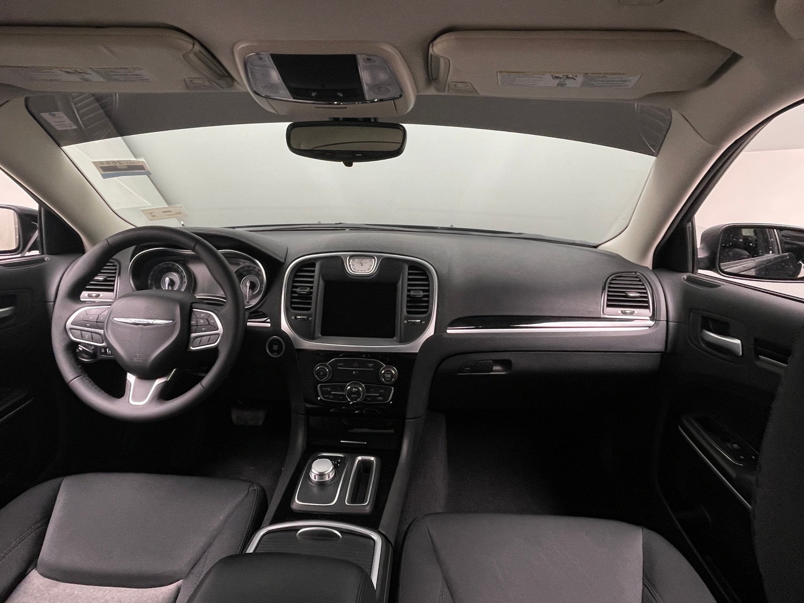 Thumbnail: 2023 Chrysler 300 - 3