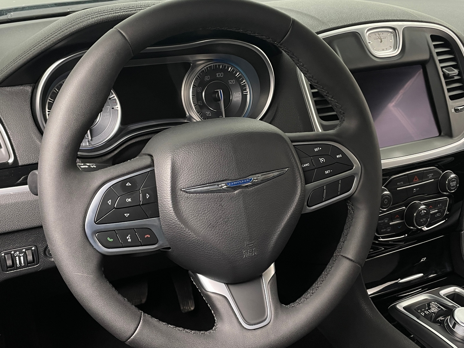 Thumbnail: 2023 Chrysler 300 - 5