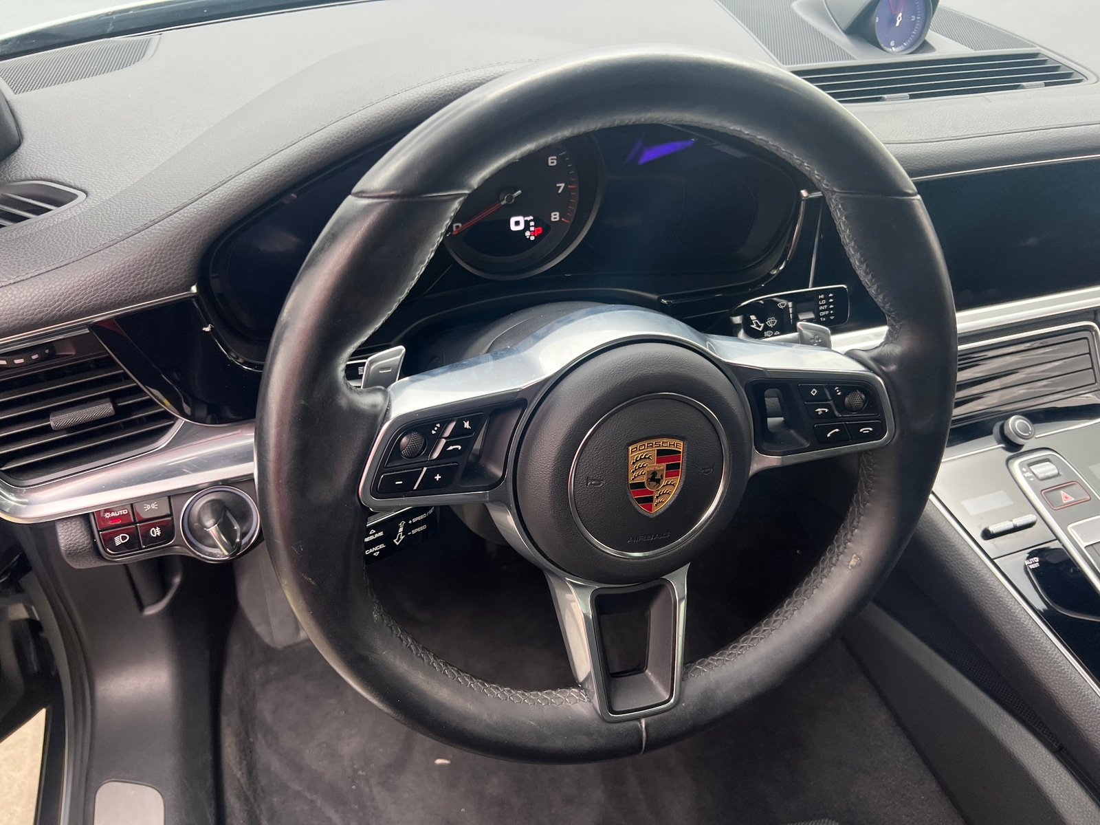 Thumbnail: 2019 Porsche Panamera - 4