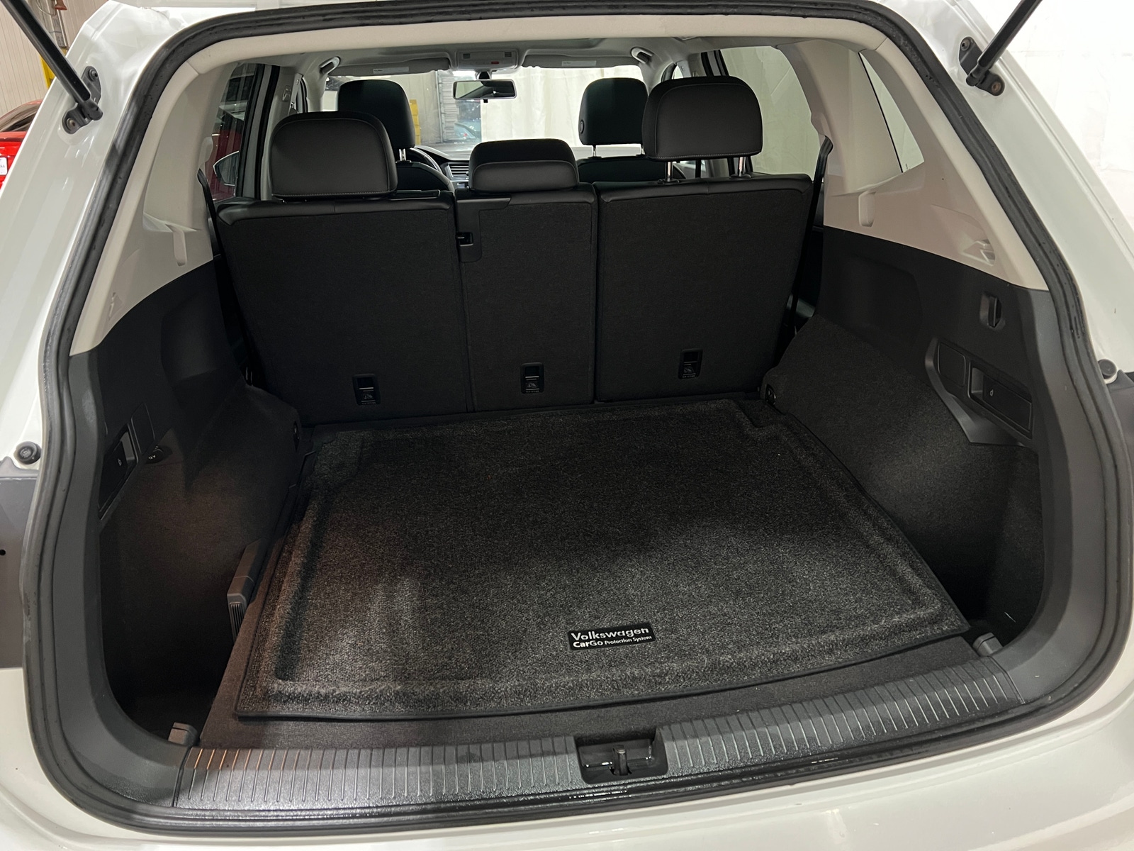 Thumbnail: 2018 Volkswagen Tiguan - 6