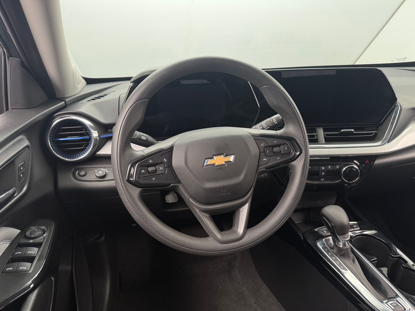 Thumbnail: 2025 Chevrolet Trax - 5