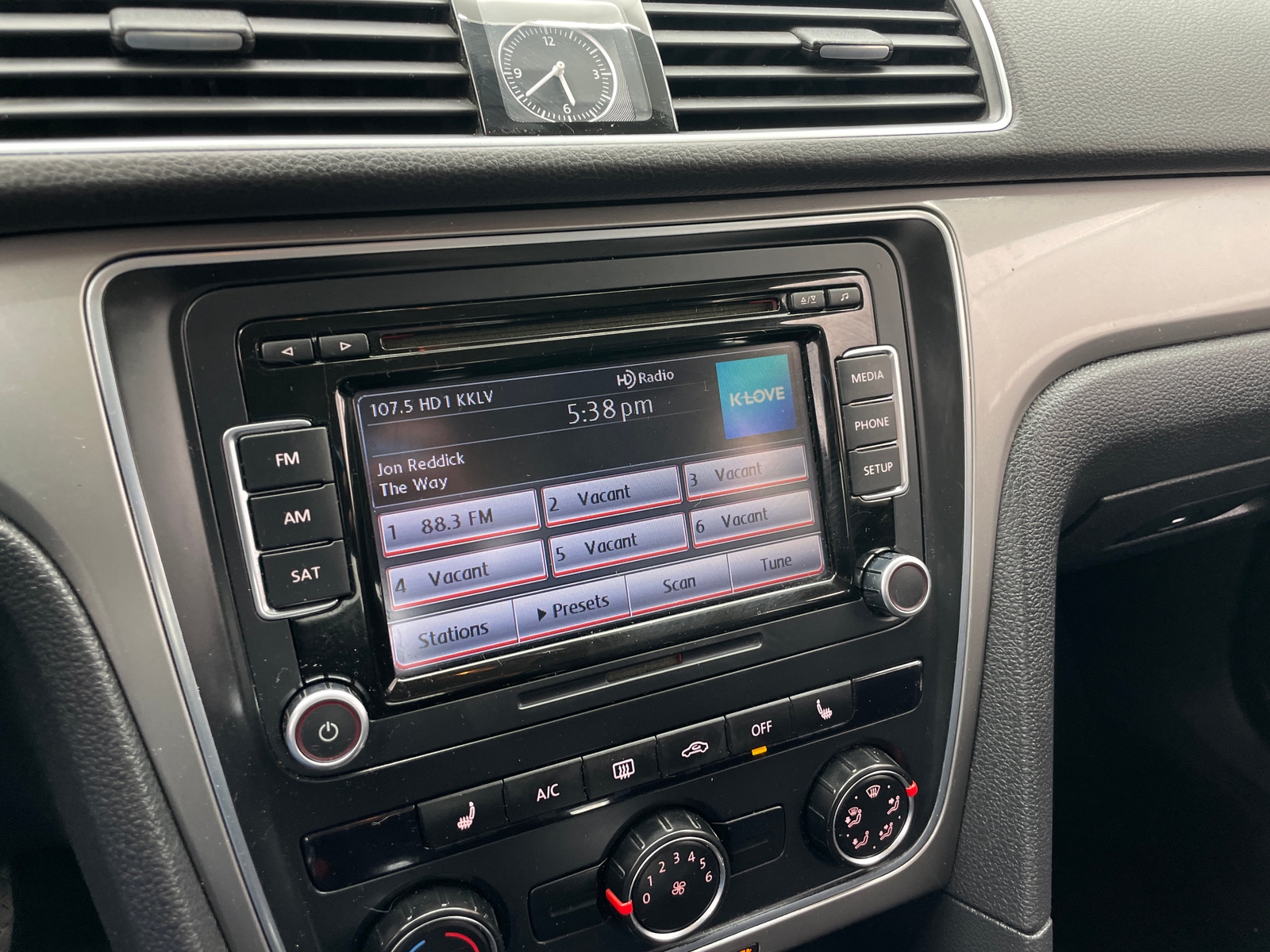 Thumbnail: 2015 Volkswagen Passat - 4