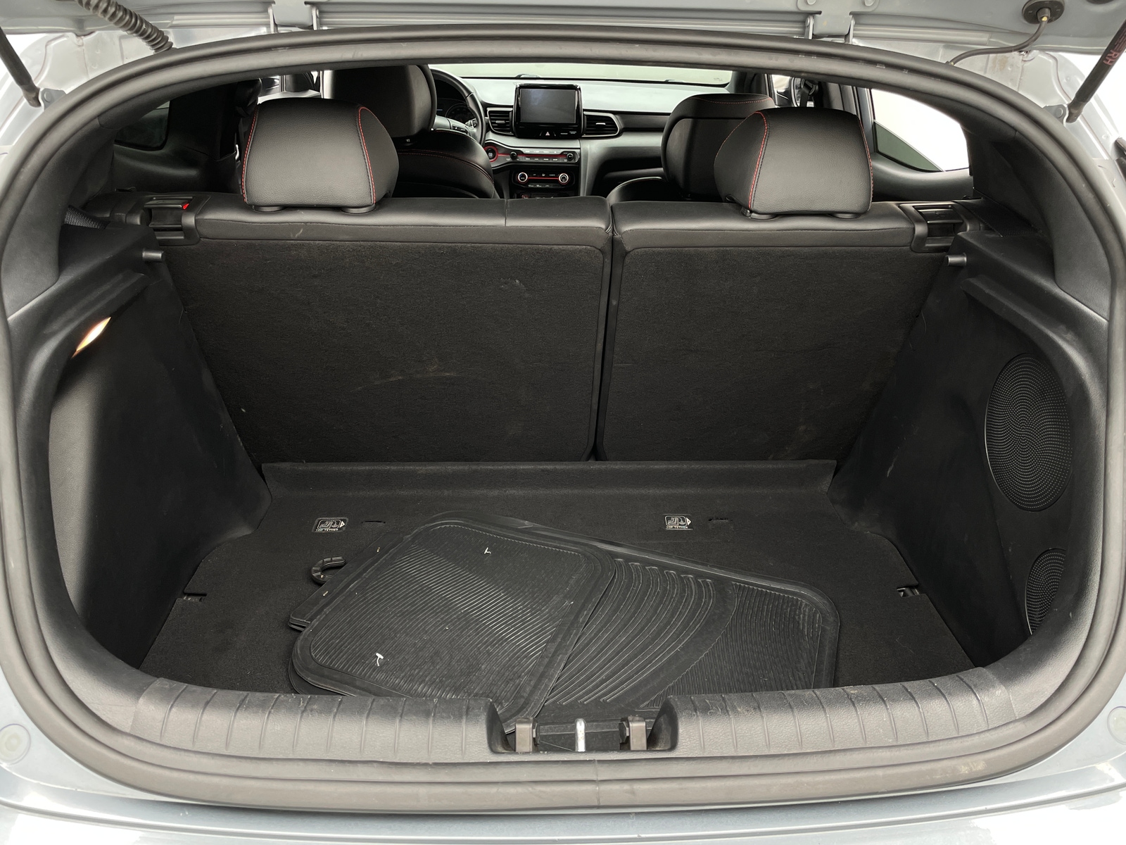 Thumbnail: 2020 Hyundai Veloster - 6