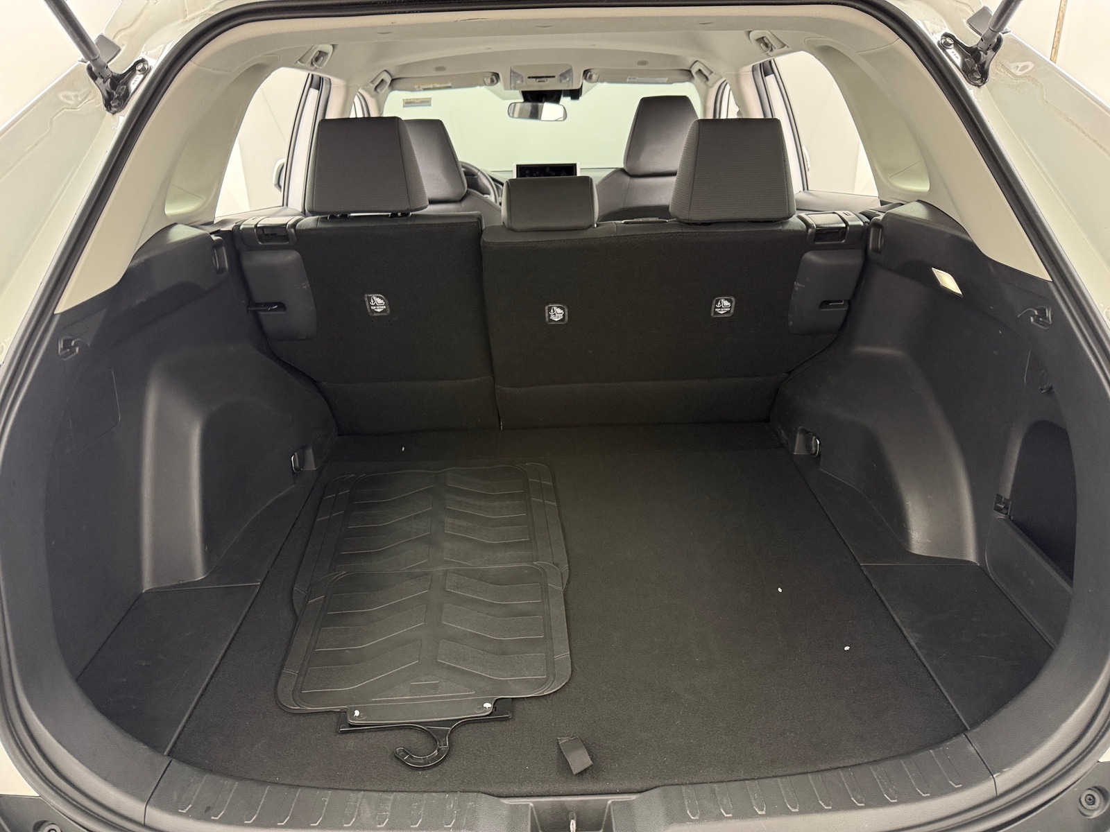 Thumbnail: 2025 Toyota RAV4 - 7