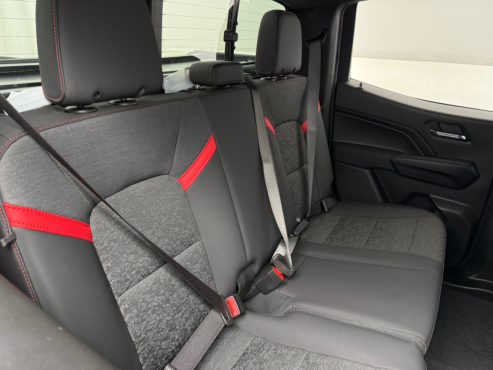Thumbnail: 2023 Chevrolet Colorado - 5