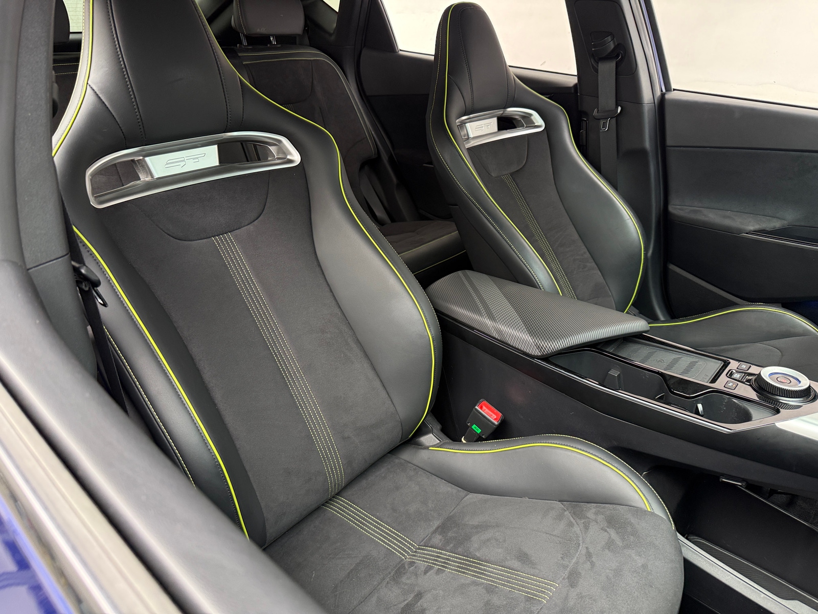 Thumbnail: 2023 Kia EV6 - 2