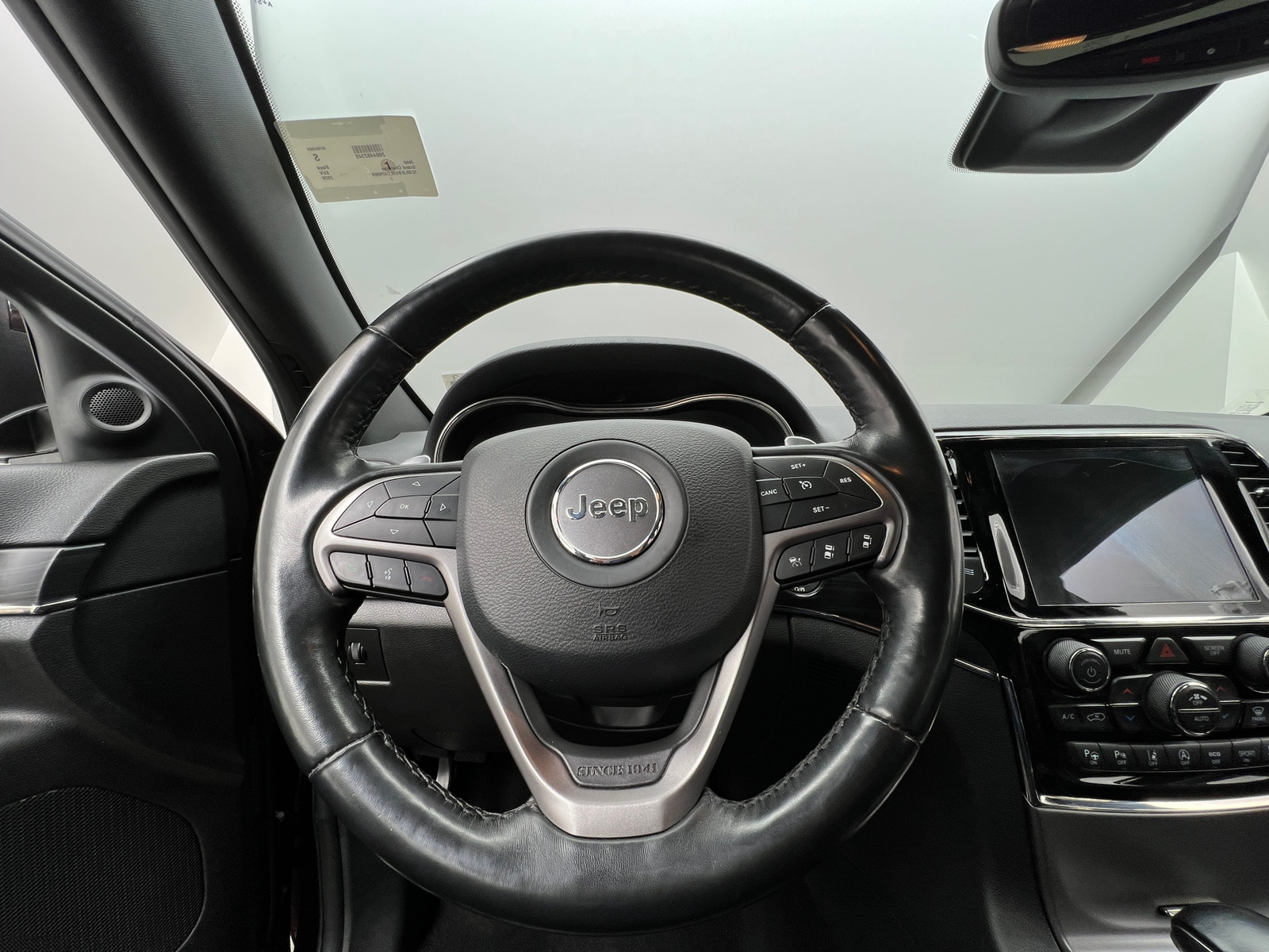 Thumbnail: 2020 Jeep Grand Cherokee - 4