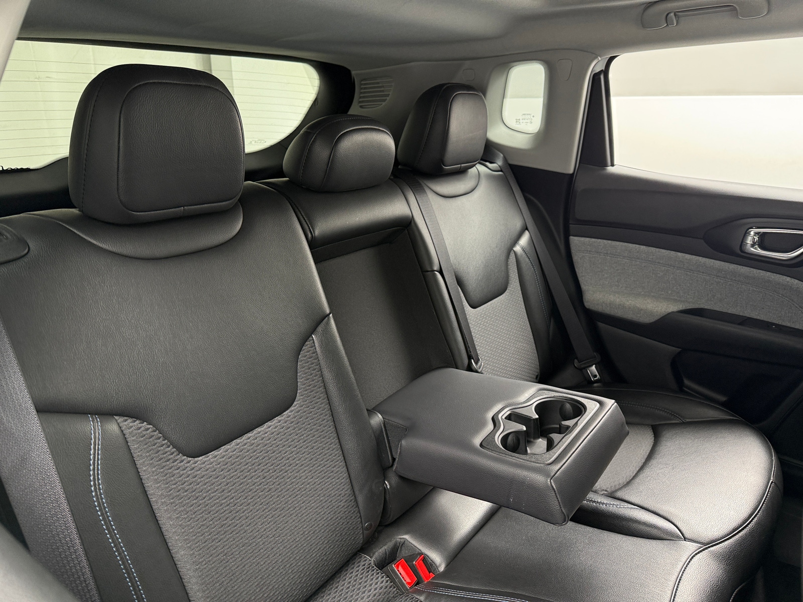 Thumbnail: 2022 Jeep Compass - 6