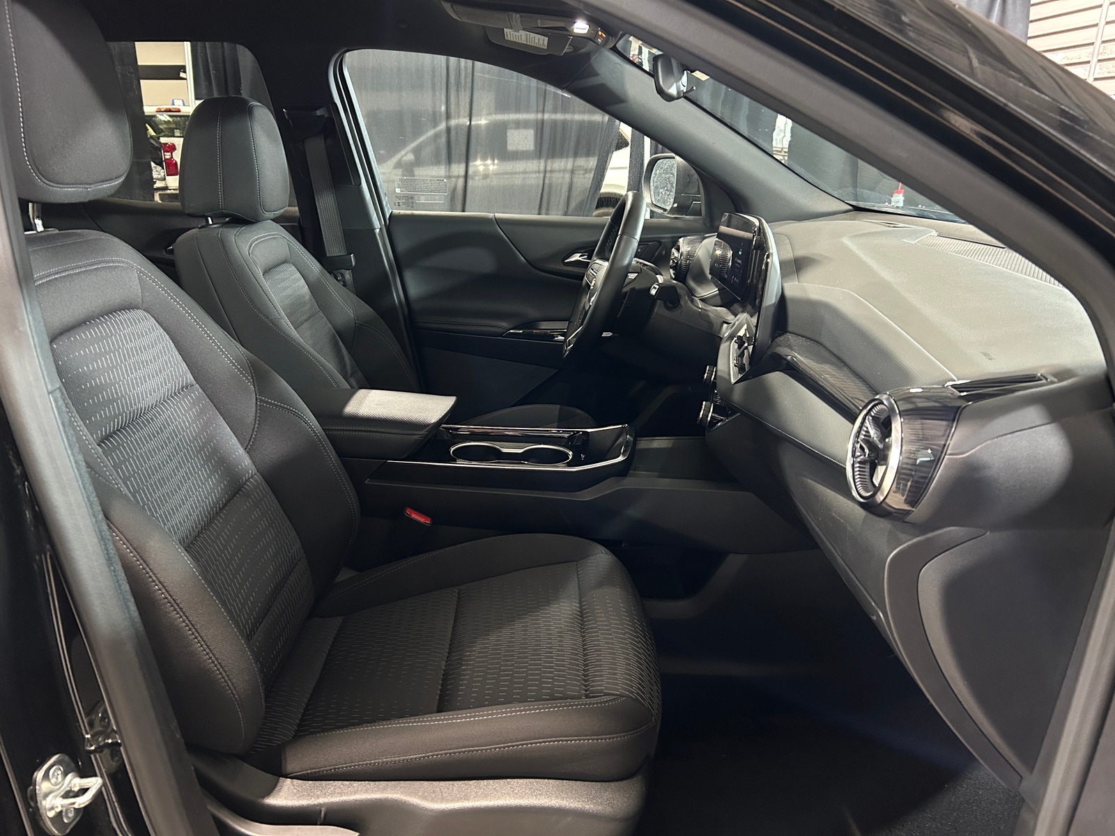 Thumbnail: 2025 Chevrolet Equinox - 2