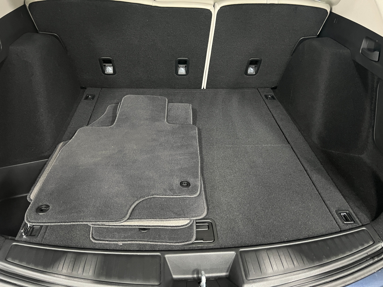 Thumbnail: 2025 Acura RDX - 6