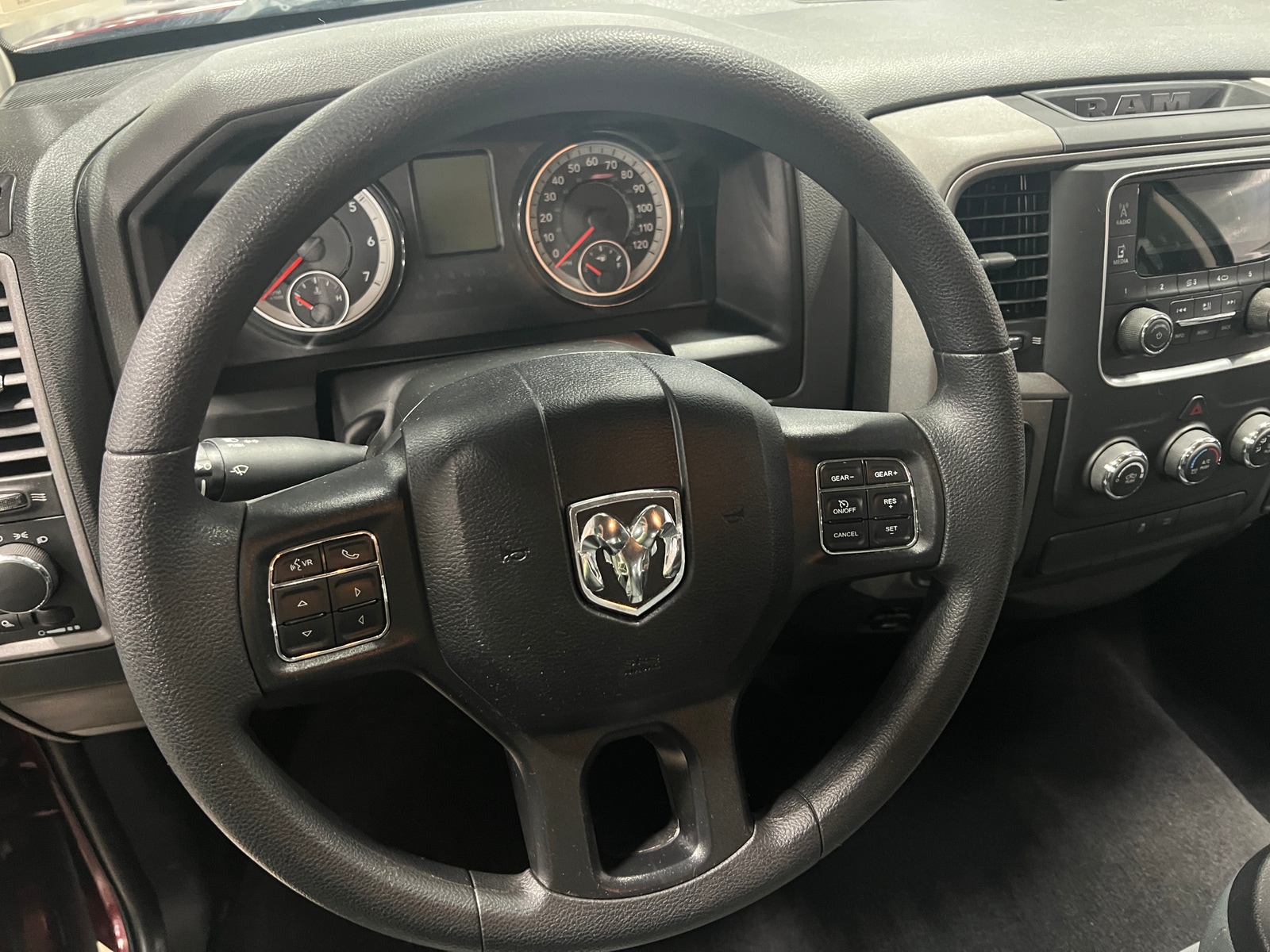 Thumbnail: 2019 RAM 1500 Classic - 4