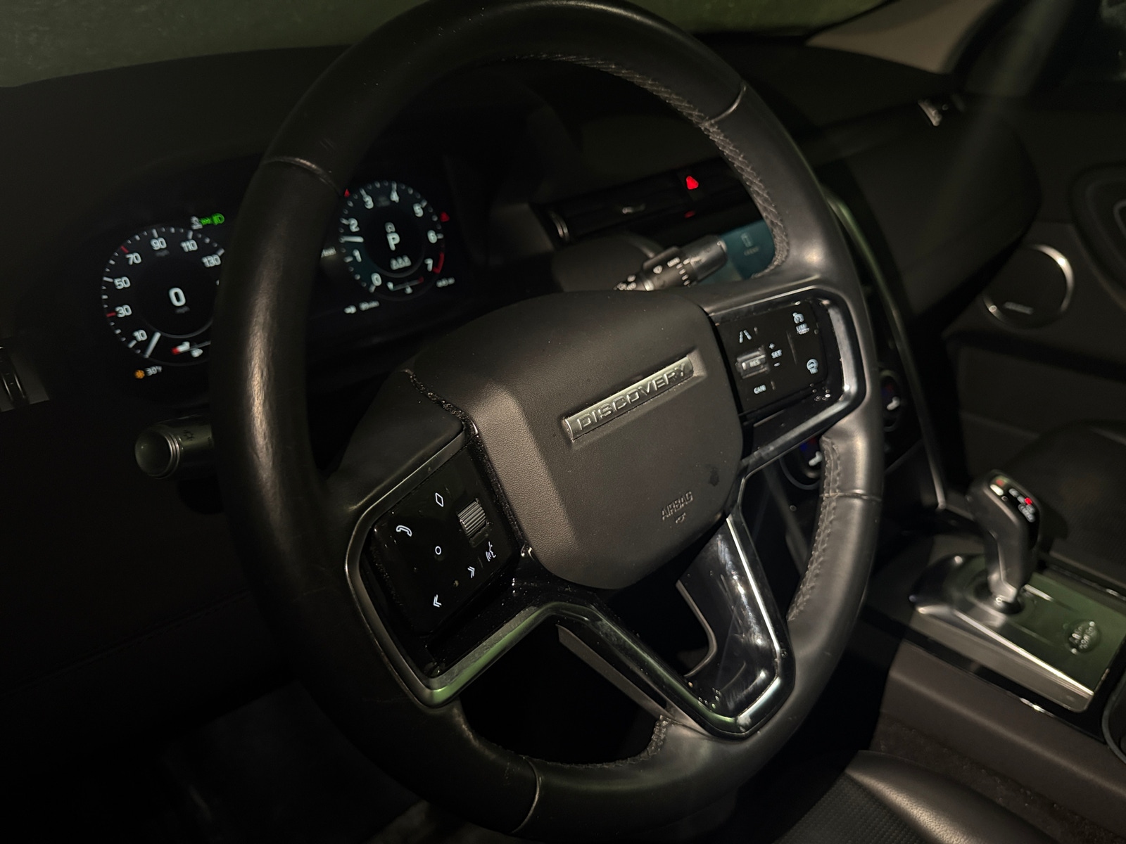 Thumbnail: 2021 Land Rover Discovery Sport - 4