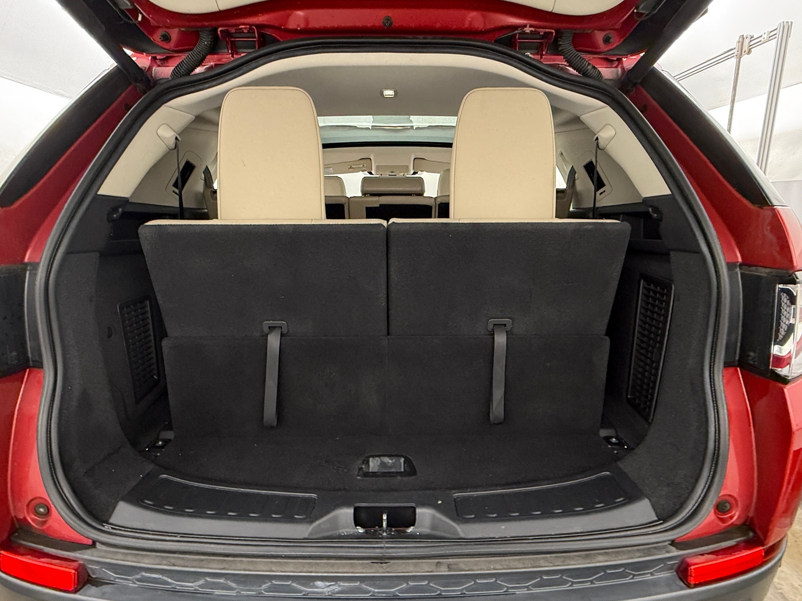 Thumbnail: 2019 Land Rover Discovery Sport - 6