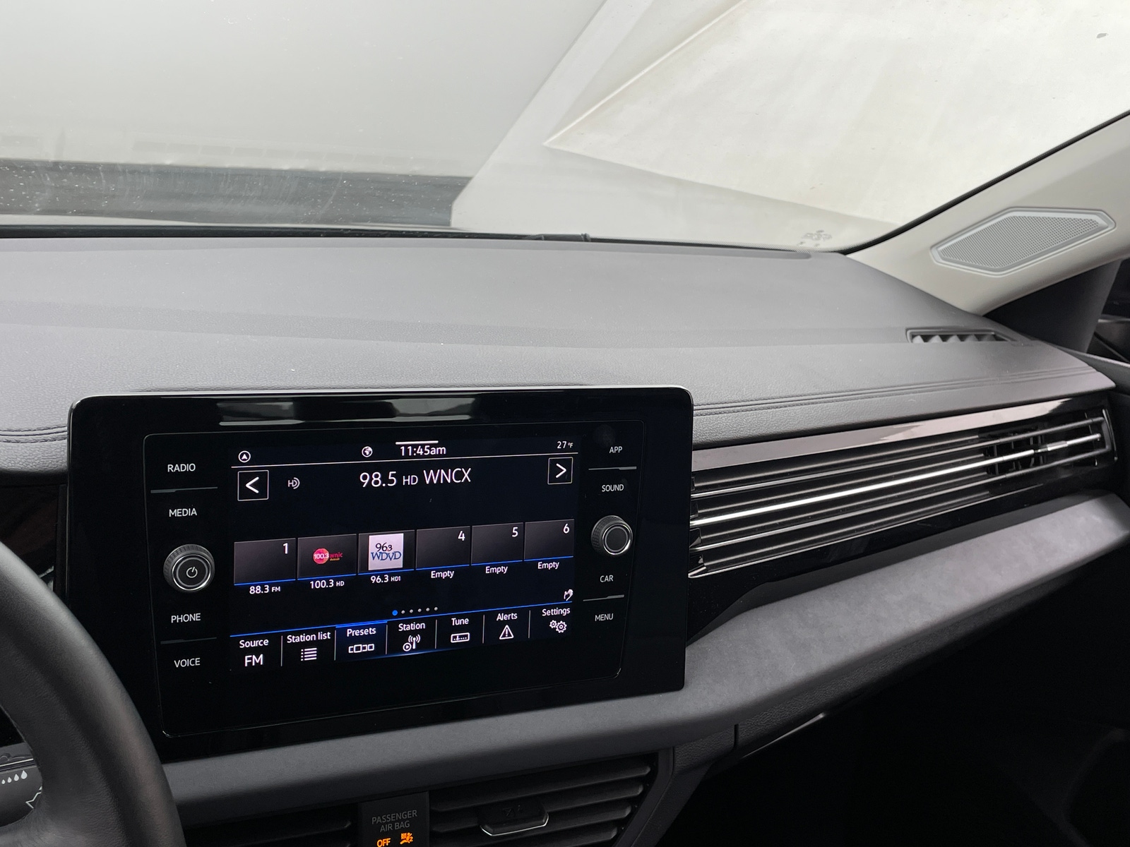 Thumbnail: 2025 Volkswagen Jetta - 3