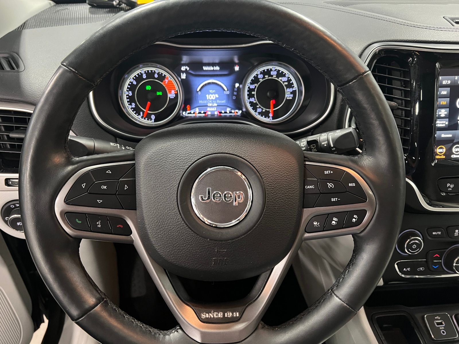 Thumbnail: 2019 Jeep Cherokee - 4