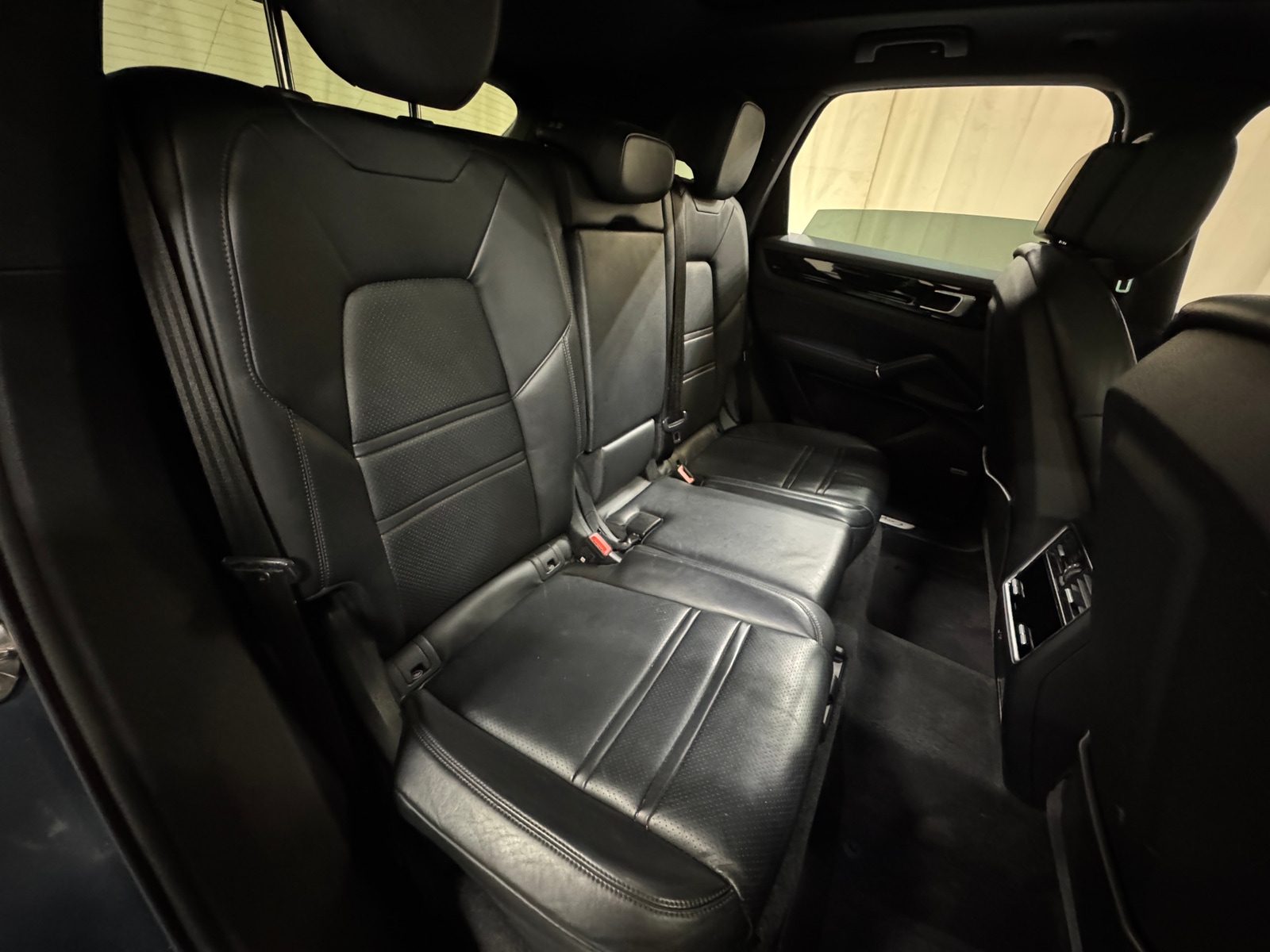 Thumbnail: 2019 Porsche Cayenne - 5