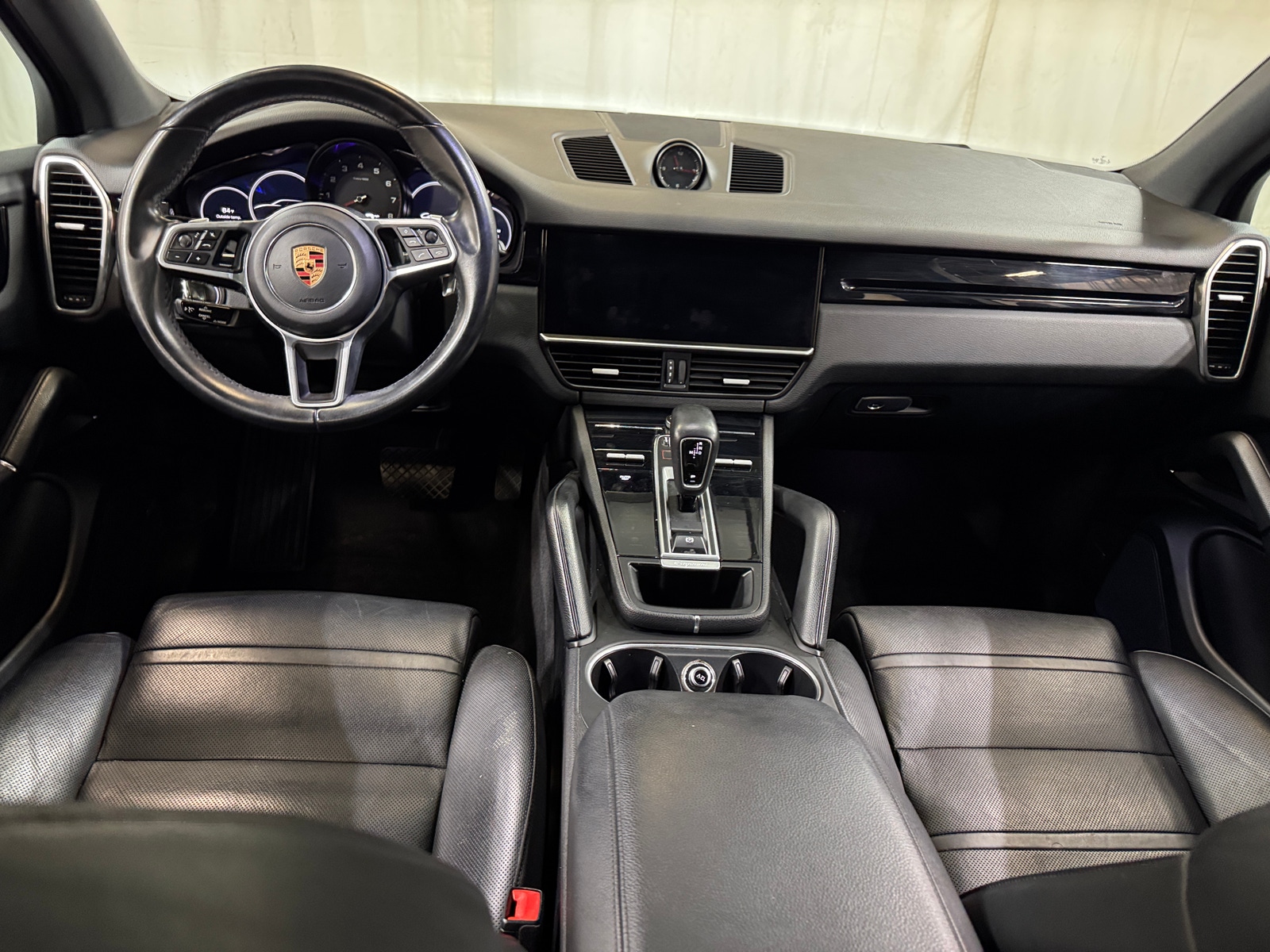 Thumbnail: 2019 Porsche Cayenne - 2