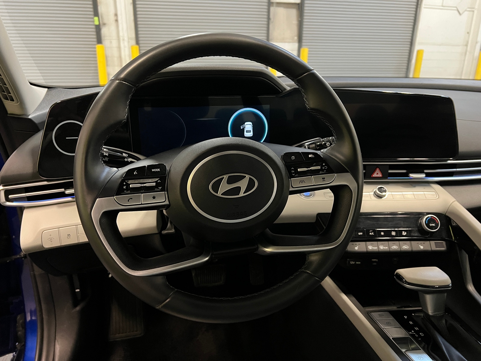 Thumbnail: 2025 Hyundai Elantra - 4