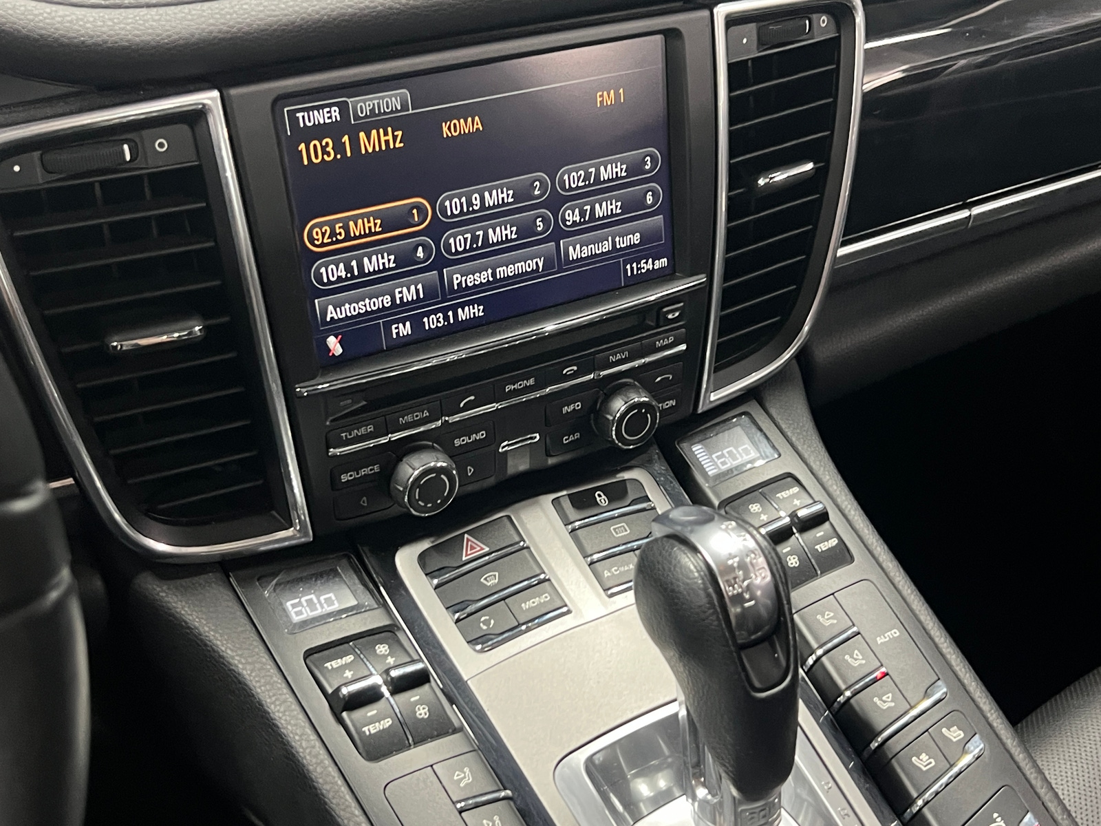 Thumbnail: 2012 Porsche Panamera - 3