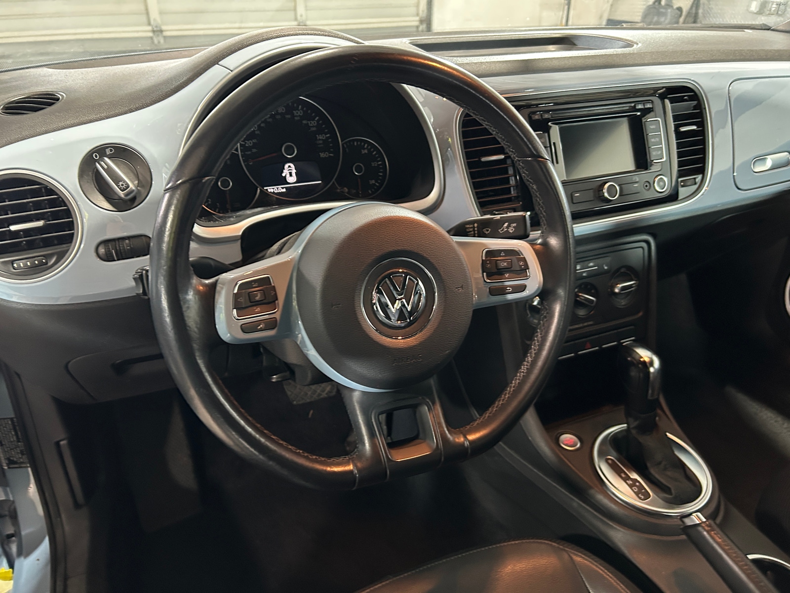 Thumbnail: 2012 Volkswagen Beetle - 4