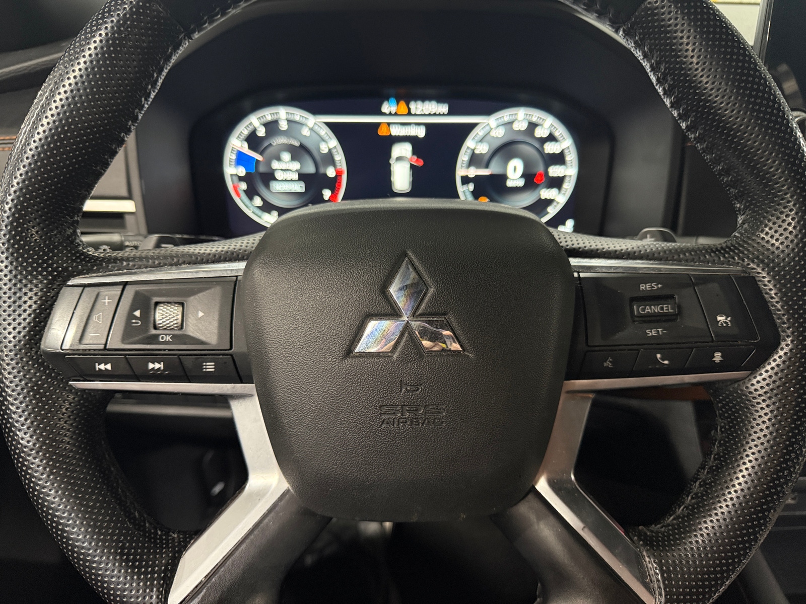 Thumbnail: 2022 Mitsubishi Outlander - 4