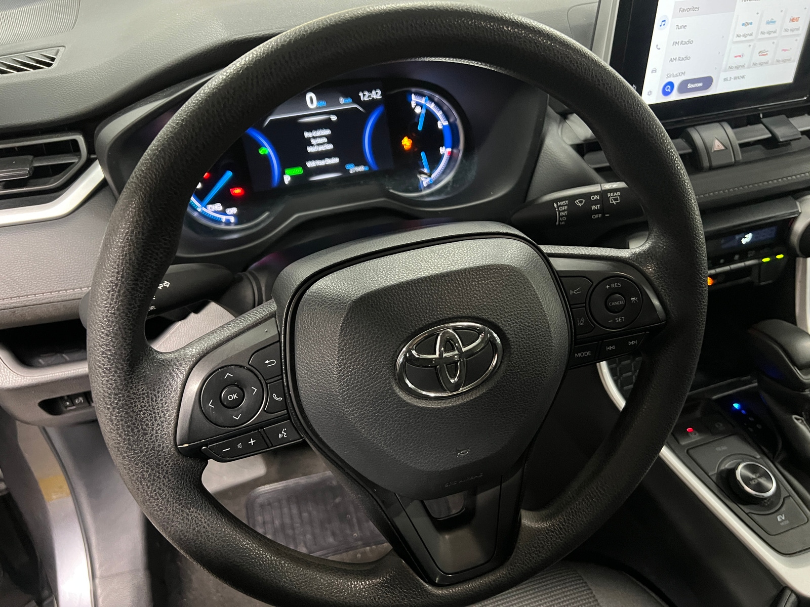 Thumbnail: 2025 Toyota RAV4 - 5