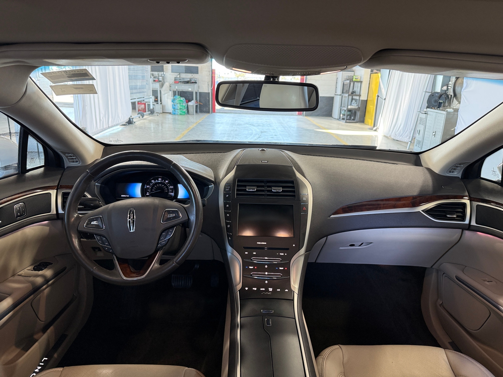 Thumbnail: 2016 Lincoln MKZ - 2