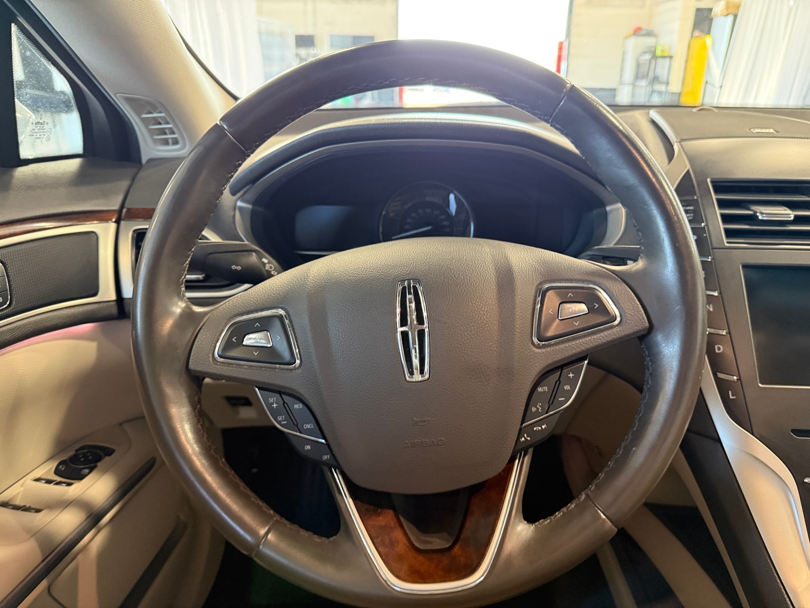 Thumbnail: 2016 Lincoln MKZ - 4