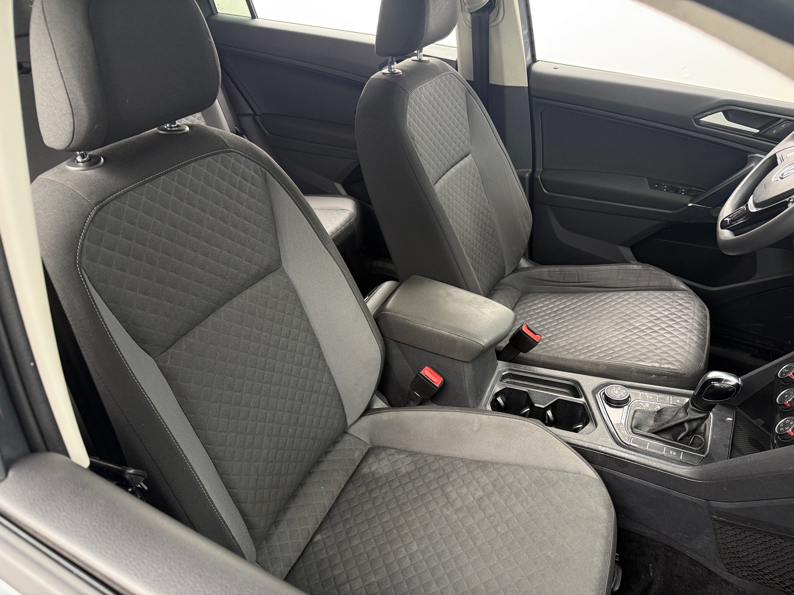 Thumbnail: 2018 Volkswagen Tiguan - 2