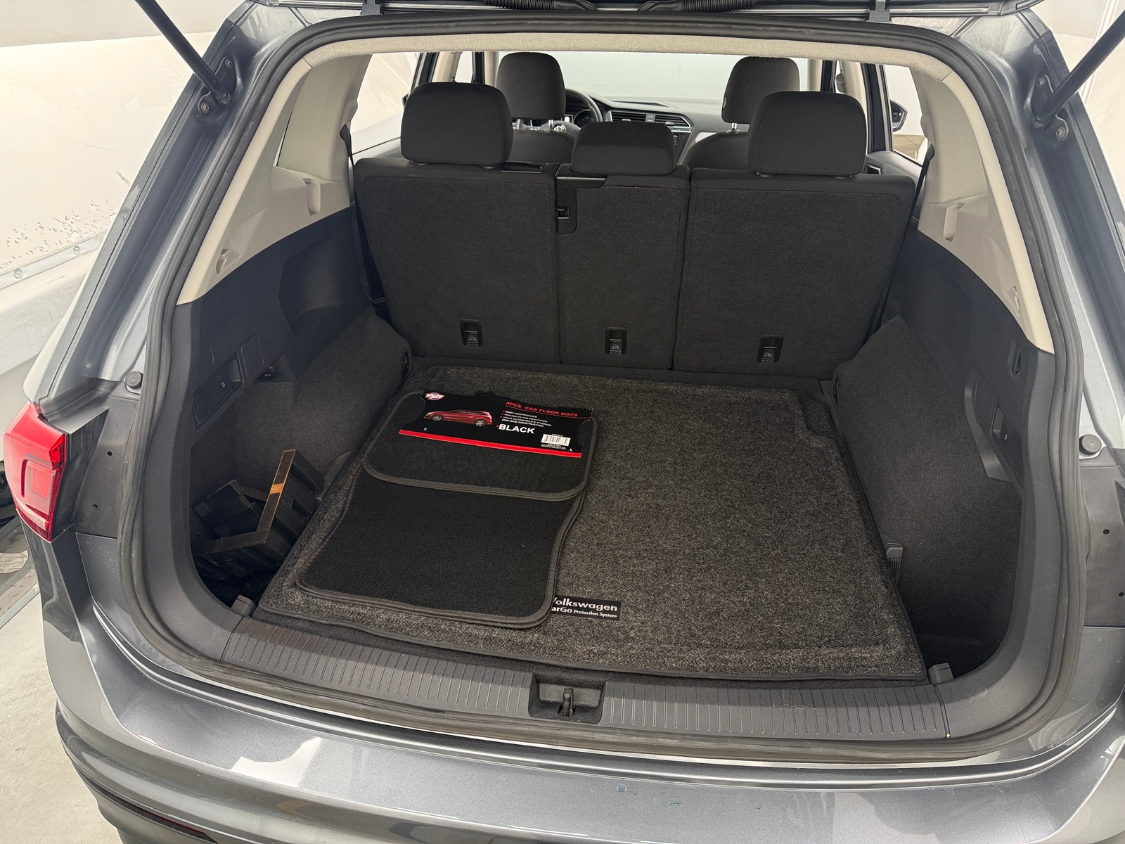 Thumbnail: 2018 Volkswagen Tiguan - 7