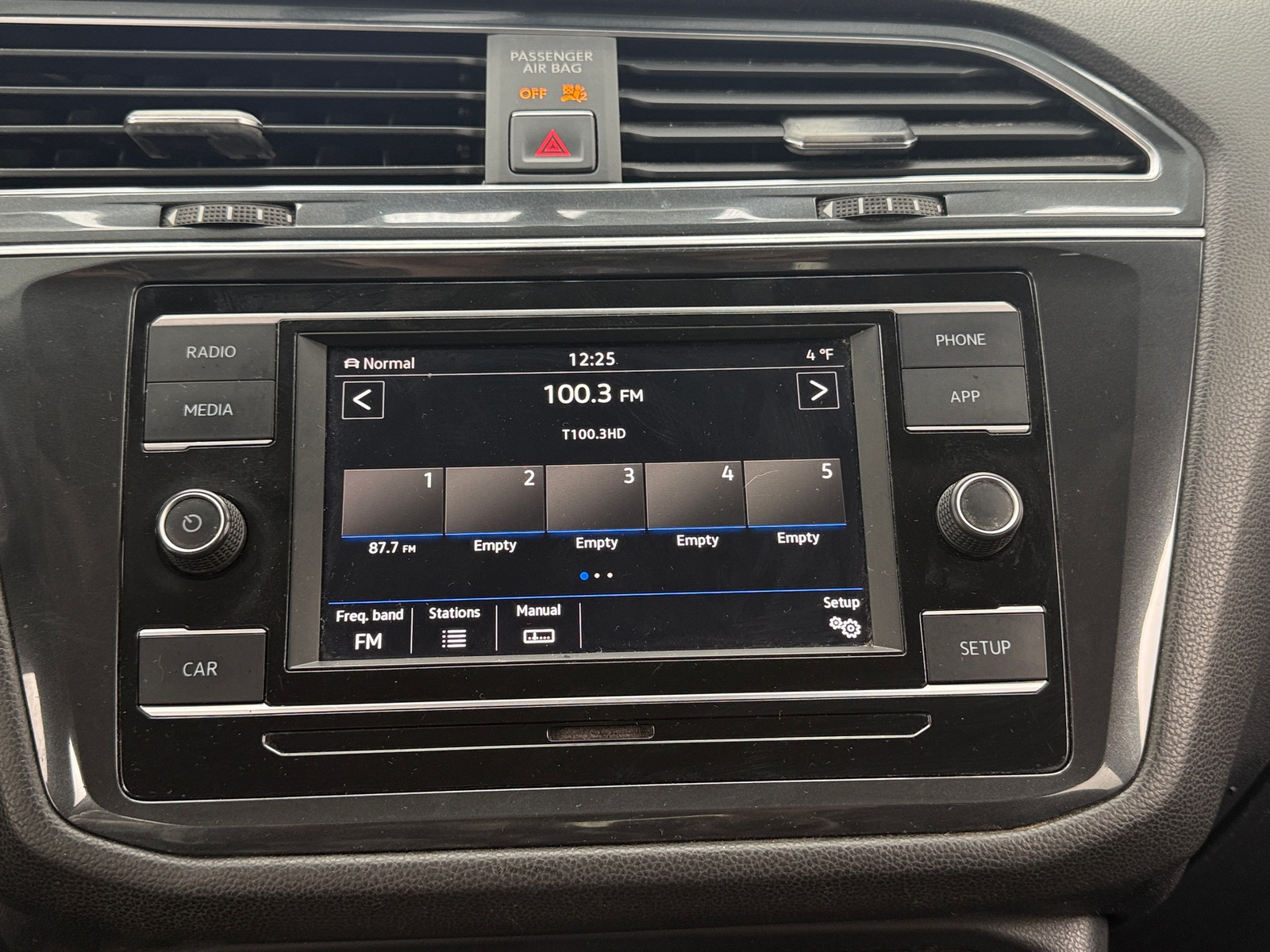 Thumbnail: 2018 Volkswagen Tiguan - 4