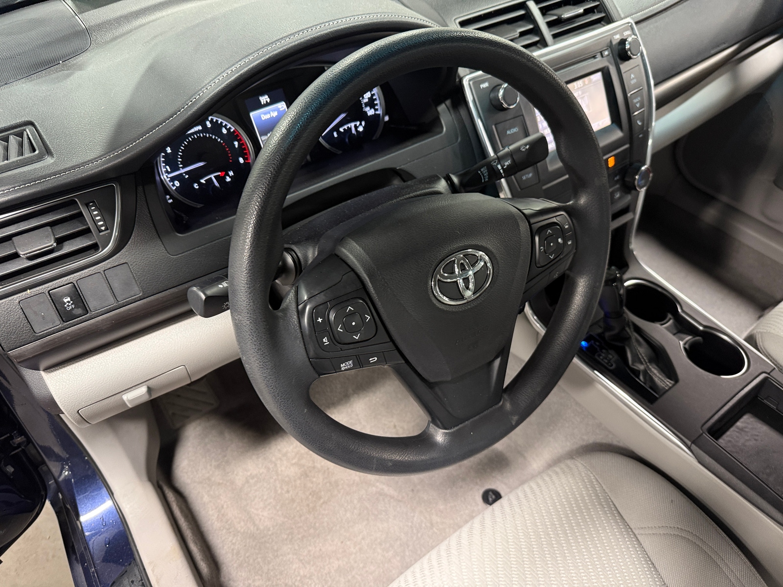 Thumbnail: 2017 Toyota Camry - 5