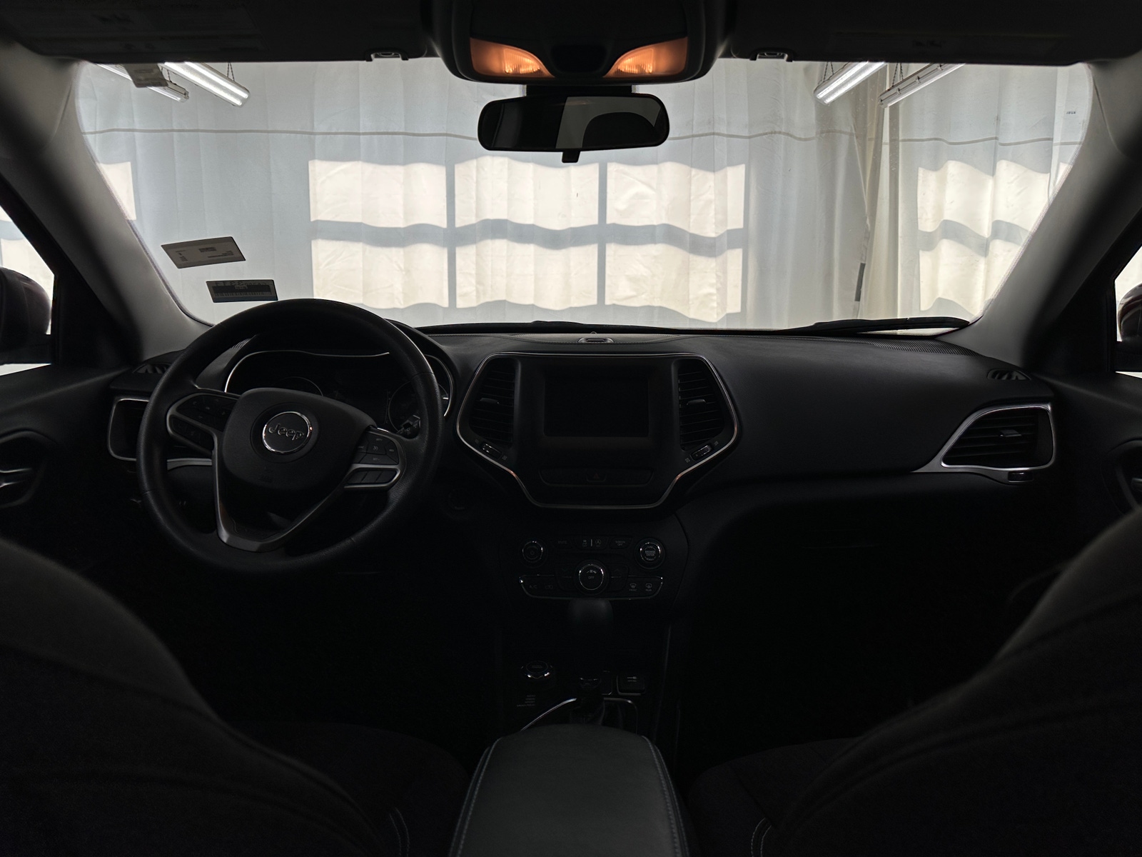 Thumbnail: 2019 Jeep Cherokee - 3