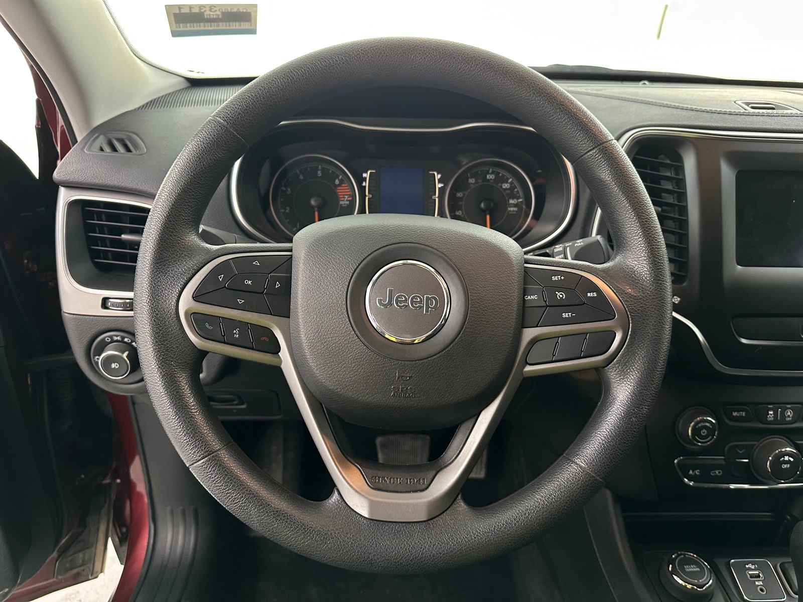 Thumbnail: 2019 Jeep Cherokee - 5