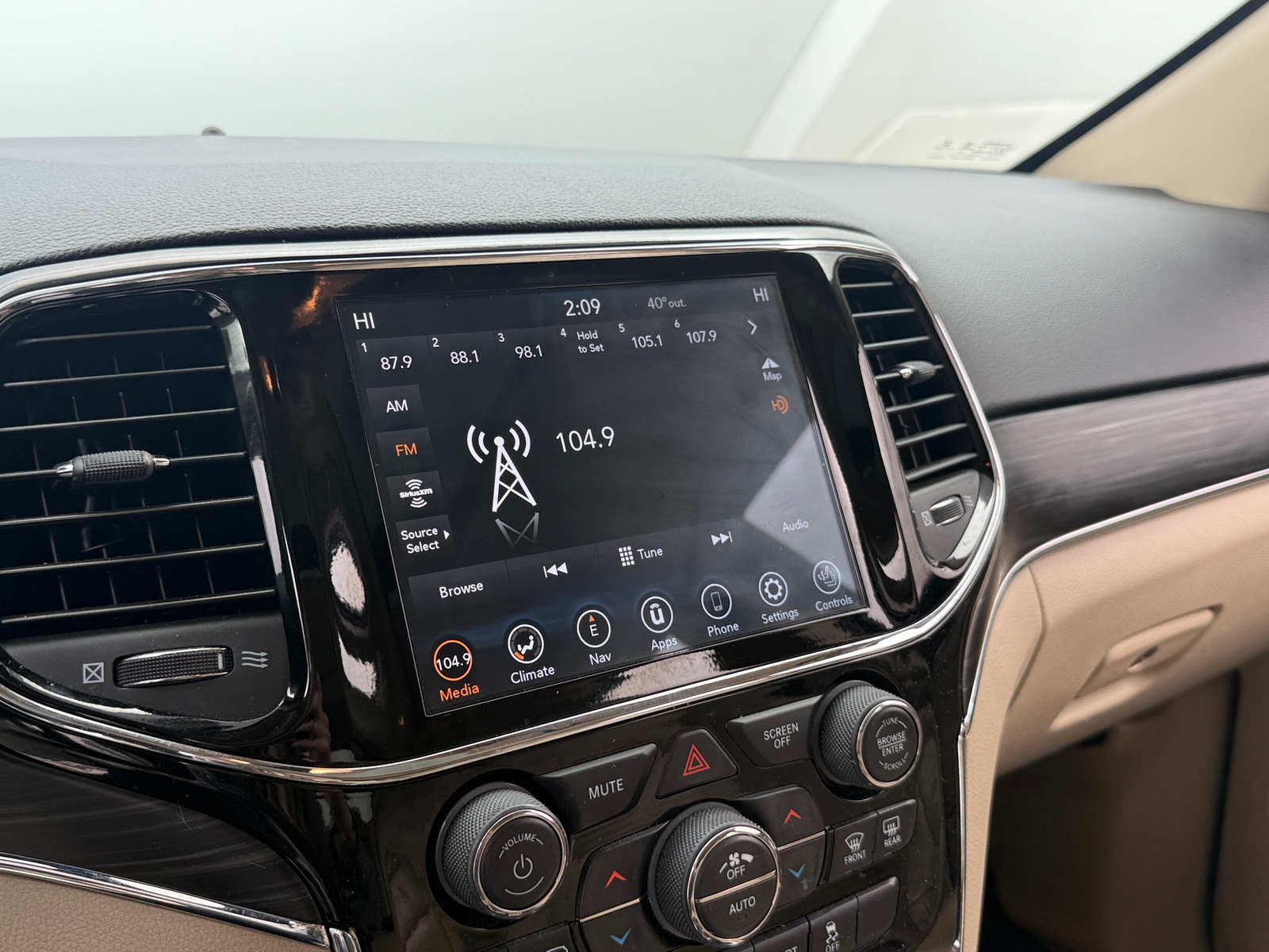 Thumbnail: 2019 Jeep Grand Cherokee - 3