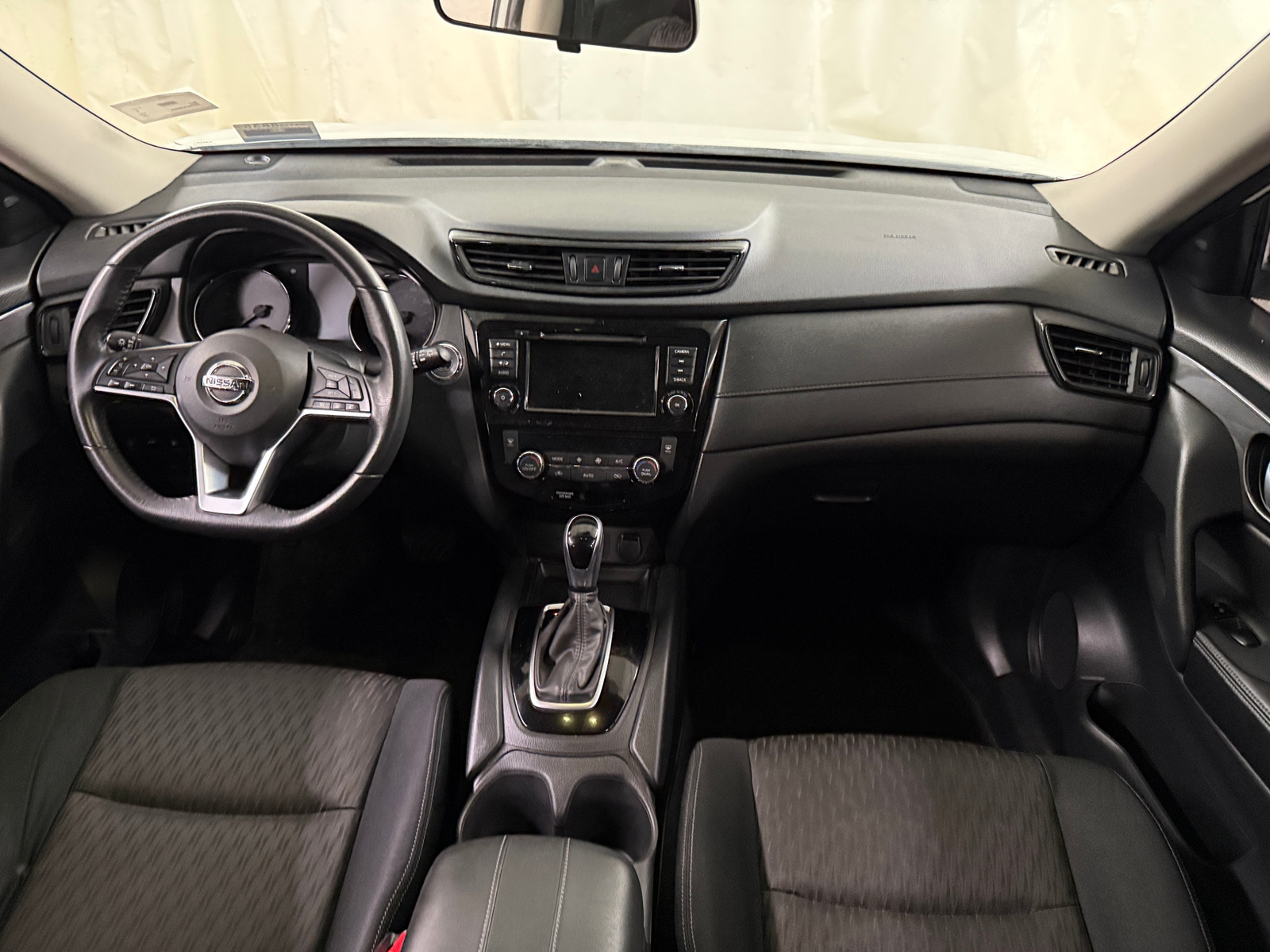 Thumbnail: 2020 Nissan Rogue - 3