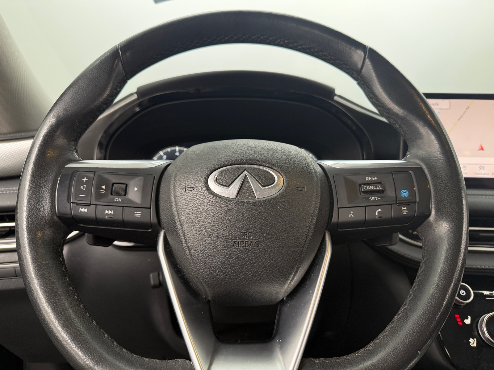 Thumbnail: 2023 INFINITI QX60 - 4