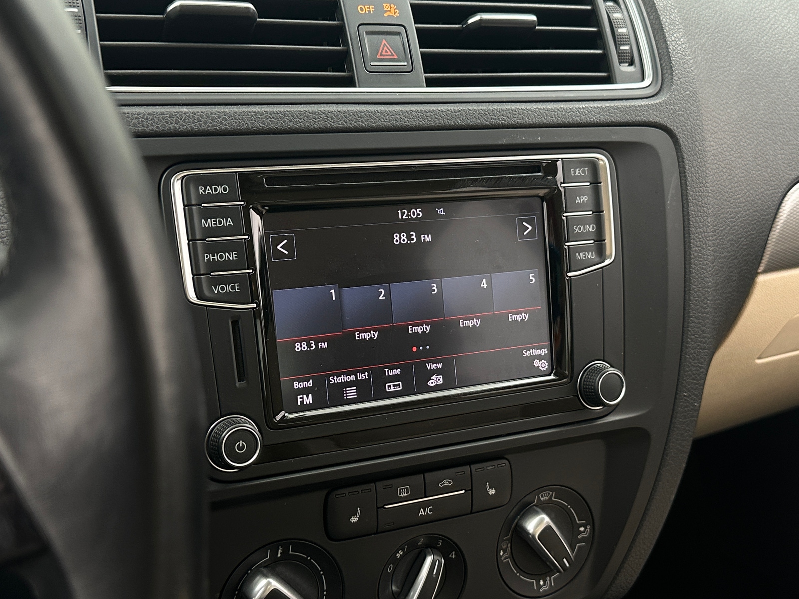 Thumbnail: 2018 Volkswagen Jetta - 3