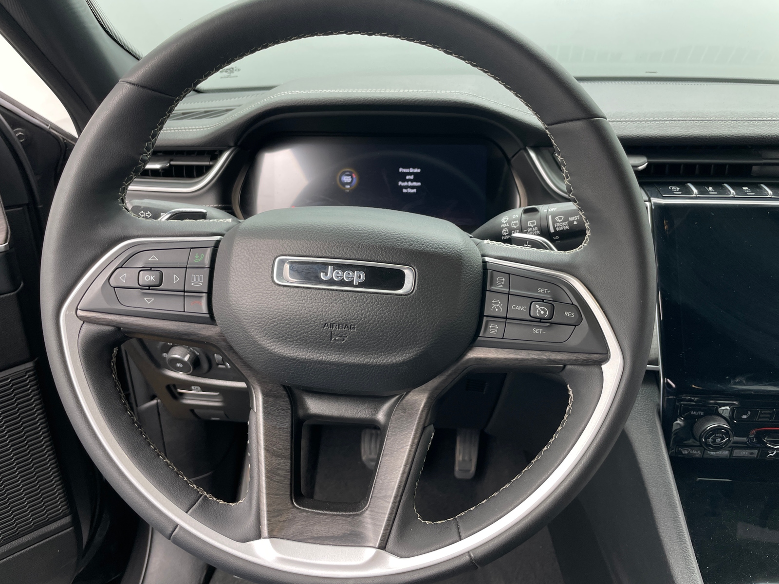 Thumbnail: 2024 Jeep Grand Cherokee L - 4