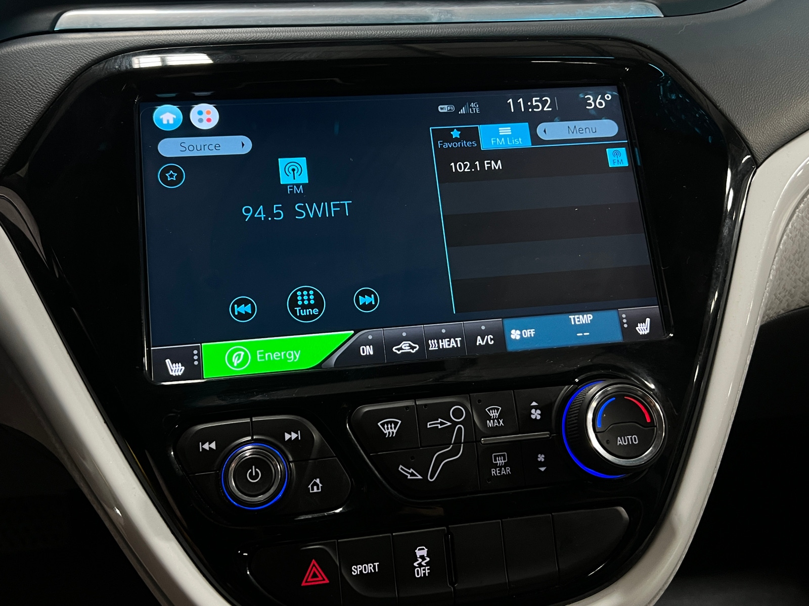 Thumbnail: 2019 Chevrolet Bolt EV - 4