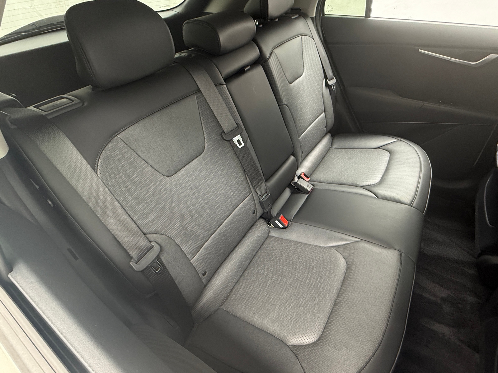 Thumbnail: 2024 Kia Niro - 6