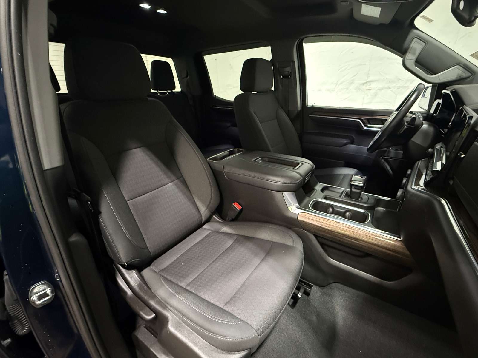 Thumbnail: 2022 Chevrolet Silverado 1500 - 2