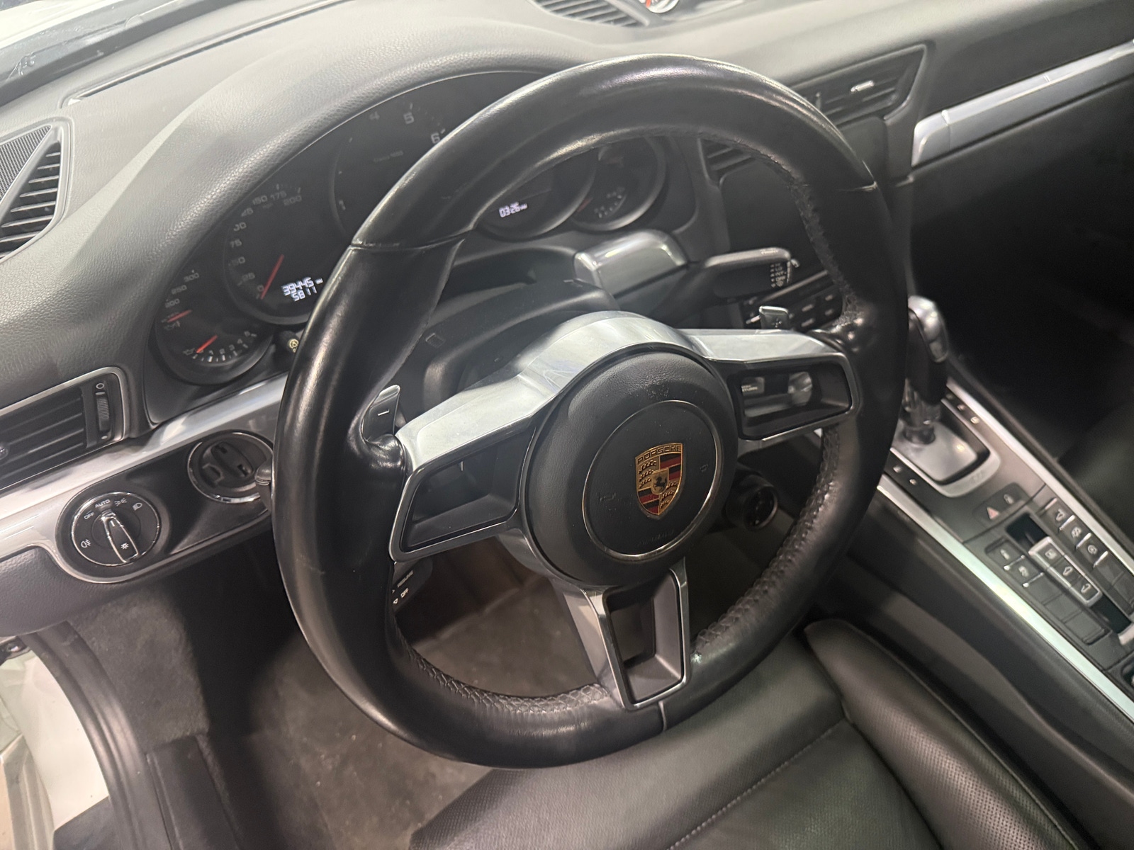 Thumbnail: 2017 Porsche 911 - 3