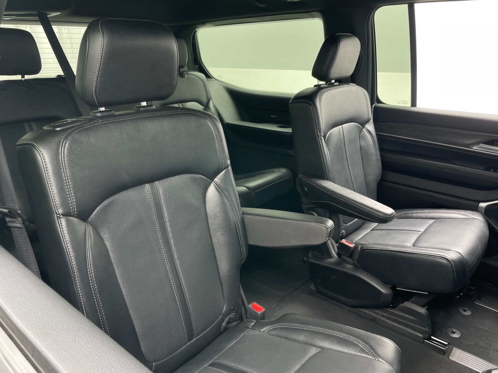 Thumbnail: 2024 Jeep Wagoneer - 5