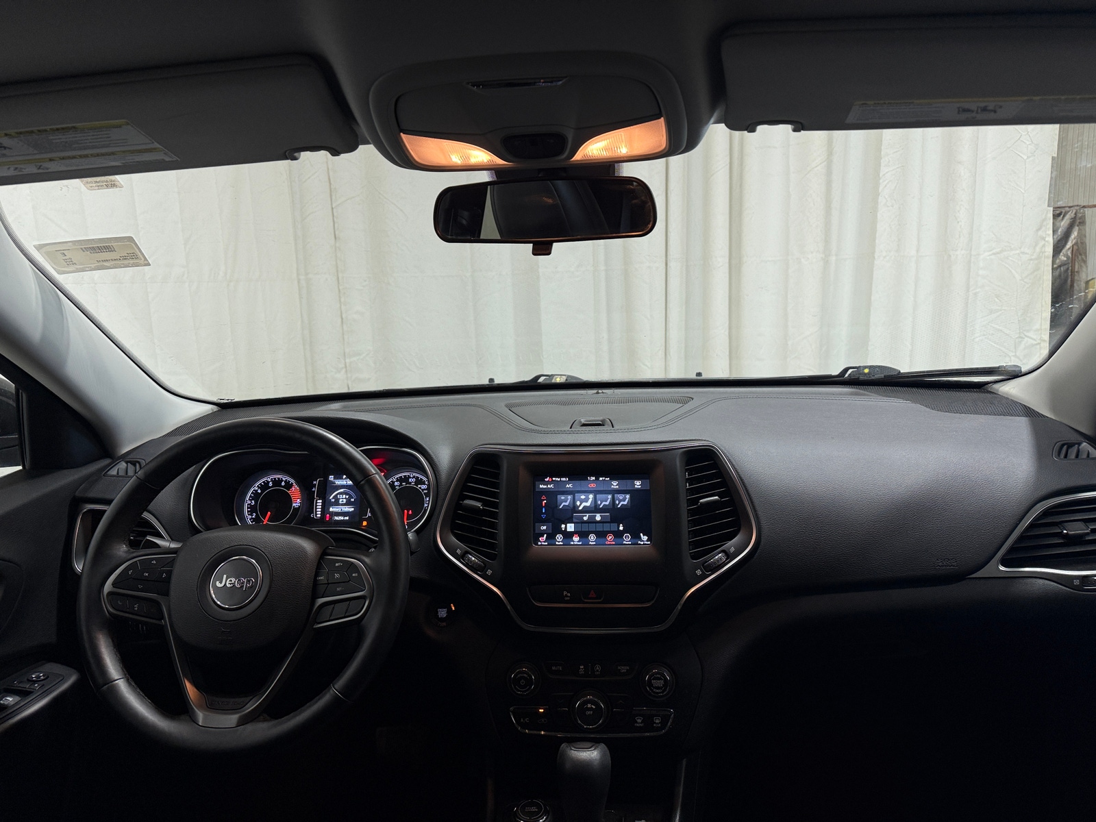 Thumbnail: 2019 Jeep Cherokee - 3