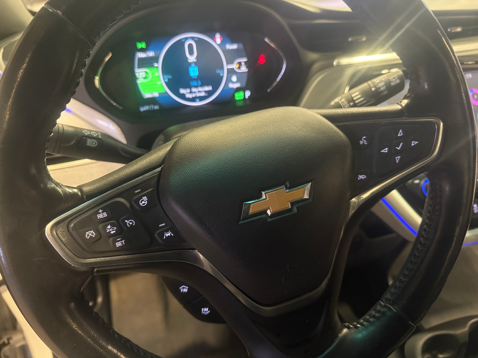 Thumbnail: 2018 Chevrolet Bolt EV - 4