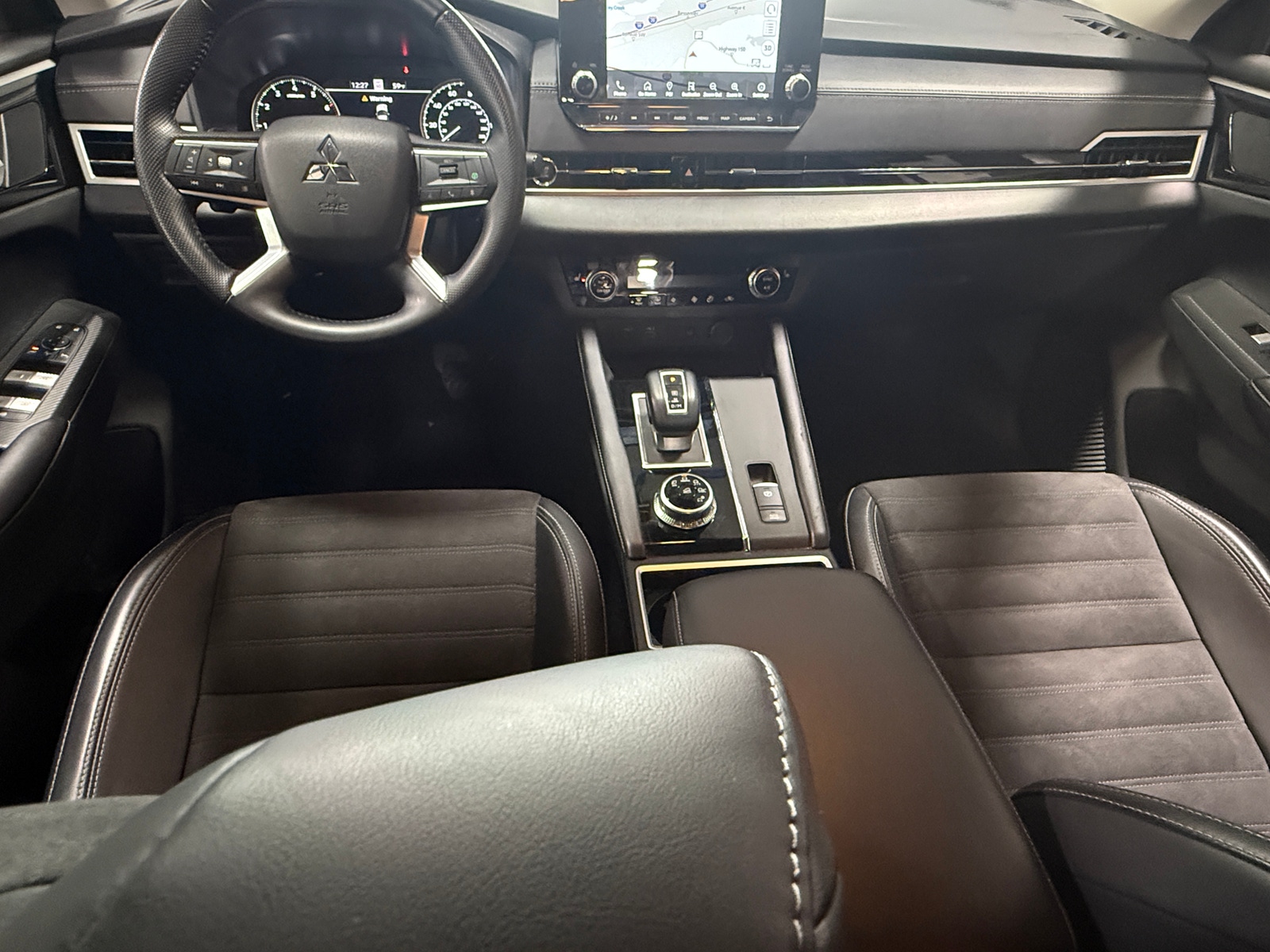 Thumbnail: 2024 Mitsubishi Outlander - 2