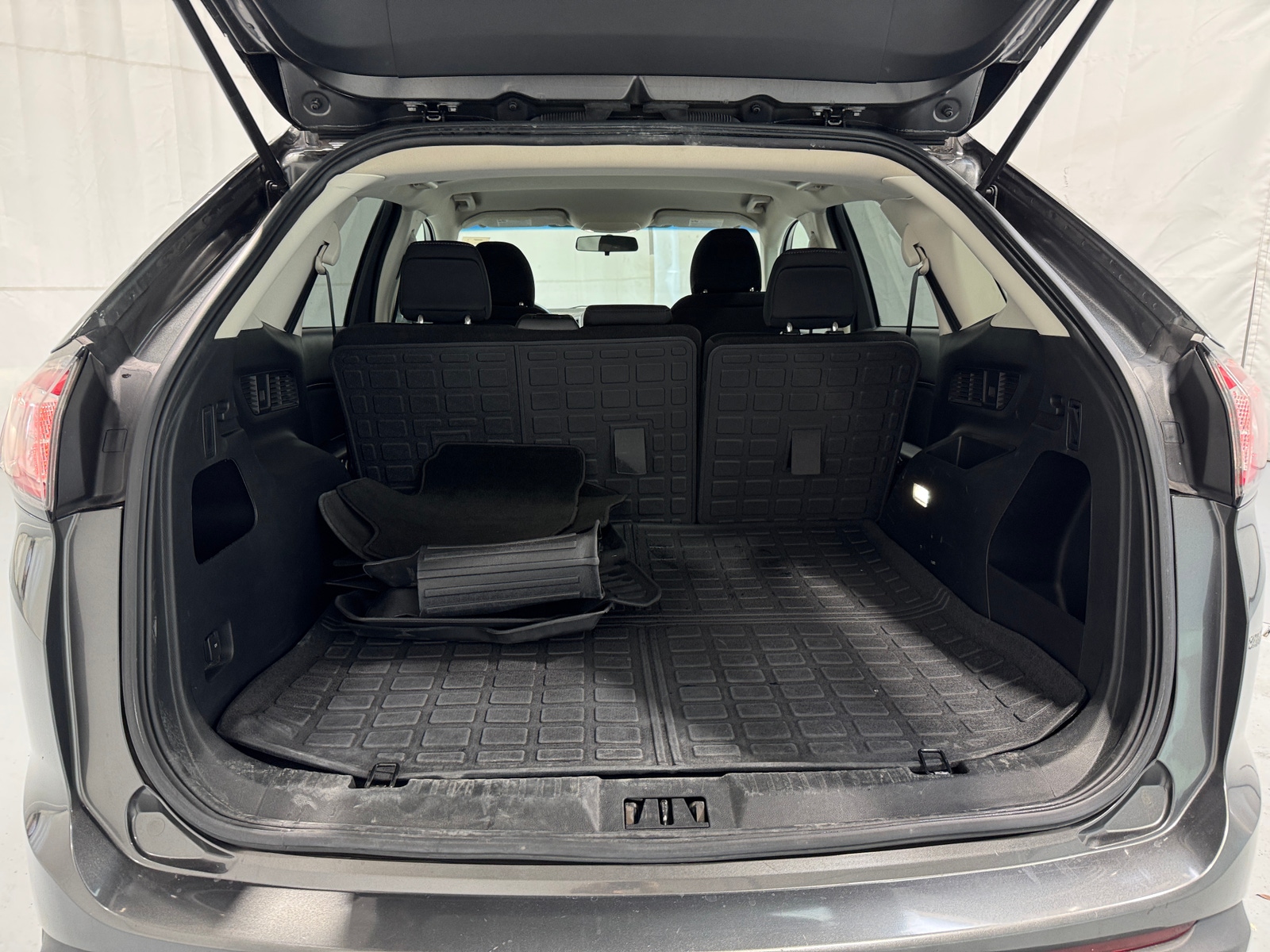 Thumbnail: 2018 Ford Edge - 7