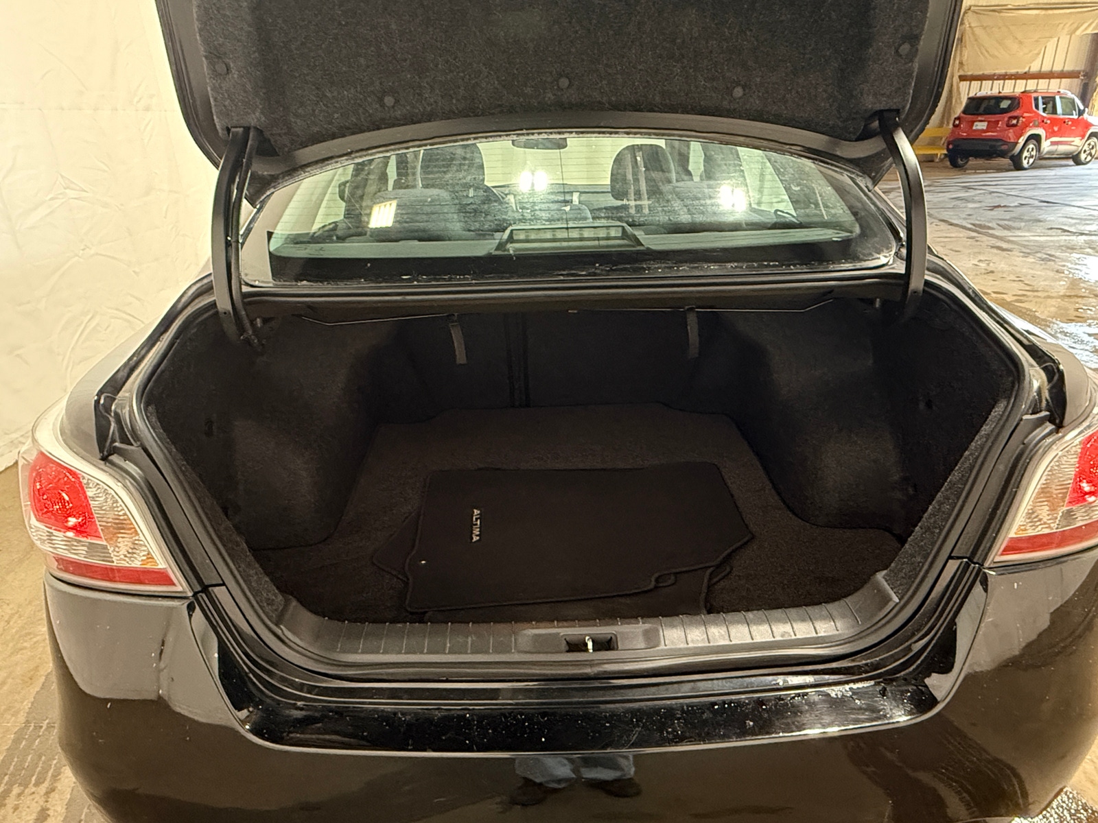 Thumbnail: 2014 Nissan Altima - 7