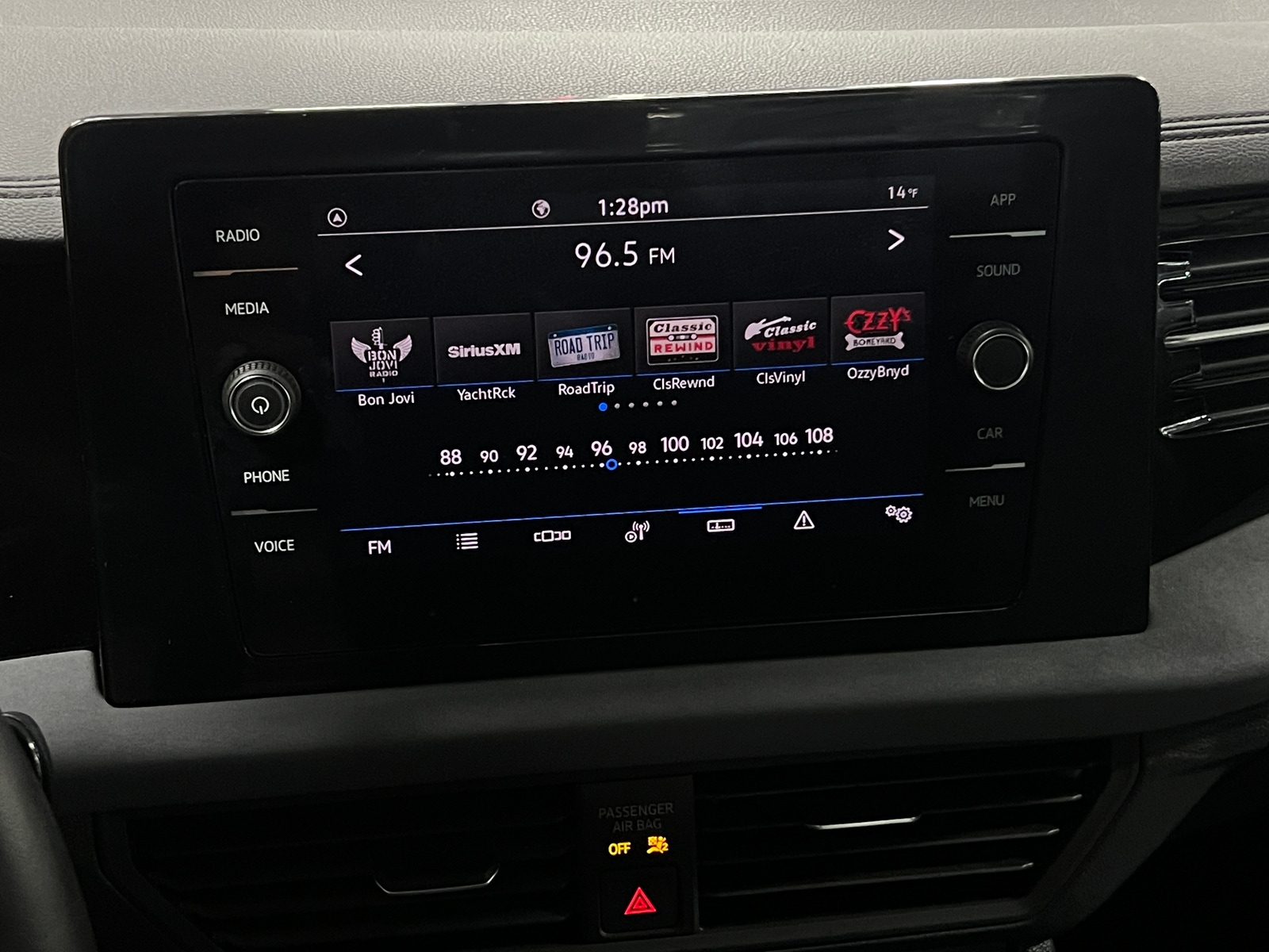 Thumbnail: 2025 Volkswagen Jetta - 3